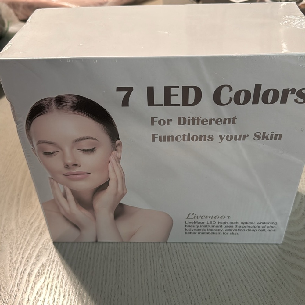 Face Mask  Therapy, 7-1 Colors Facial Skin Care Mask, Red - Picture 5 of 5